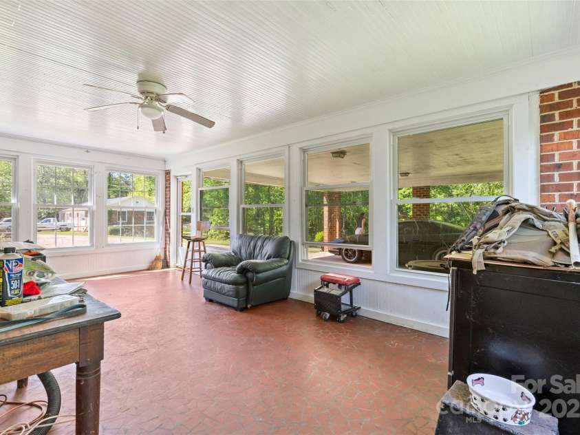 1574 Jarrett Farm Road, Newton, NC 28658.  MLS# CAR4252937, YatesRealty ID 18379. 