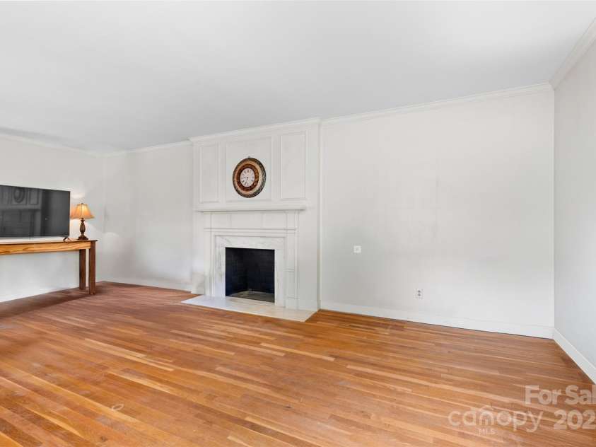 1574 Jarrett Farm Road, Newton, NC 28658.  MLS# CAR4252937, YatesRealty ID 18379. 