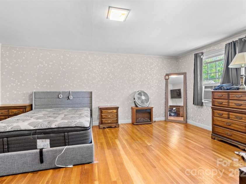 1574 Jarrett Farm Road, Newton, NC 28658.  MLS# CAR4252937, YatesRealty ID 18379. 