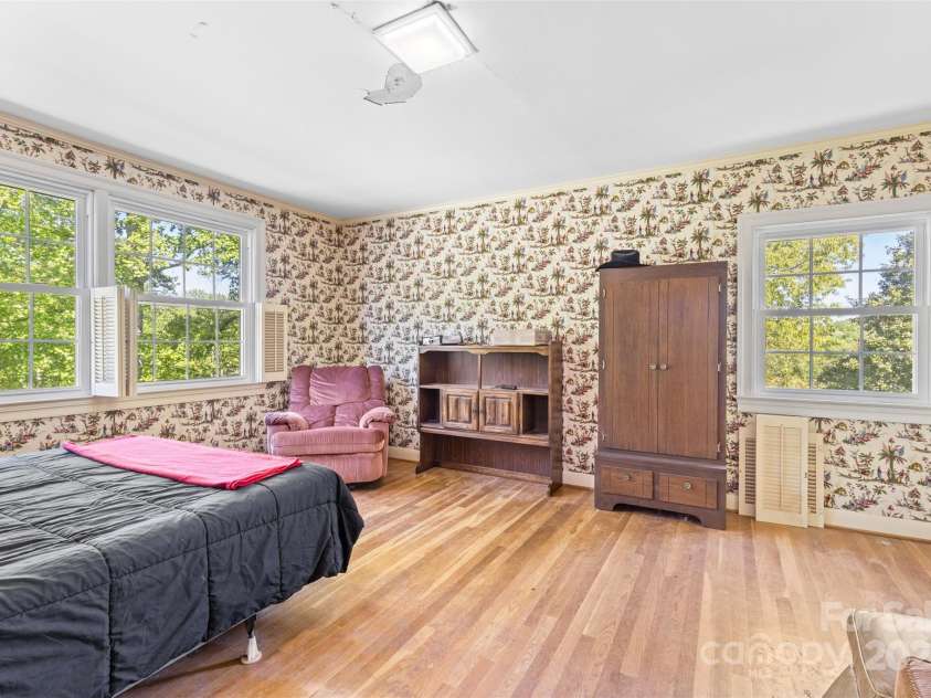 1574 Jarrett Farm Road, Newton, NC 28658.  MLS# CAR4252937, YatesRealty ID 18379. 