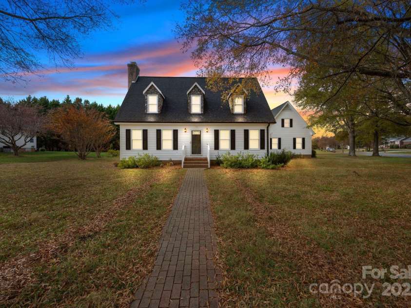 103 Hampshire Court, Salisbury, NC 28144.  MLS# CAR4322037, YatesRealty ID 1838. 