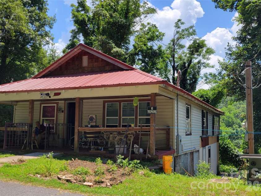 160 Cleveland Road, Tryon, NC 28782.  MLS# CAR4274322, YatesRealty ID 1838. 