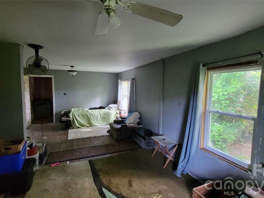 160 Cleveland Road, Tryon, NC 28782.  MLS# CAR4274322, YatesRealty ID 1838. Main floor