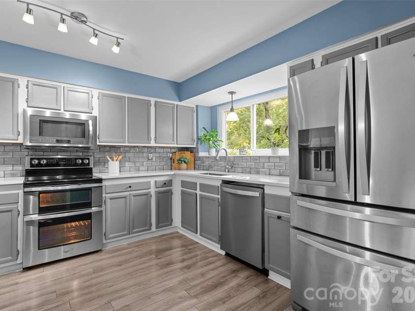 13809 Loch Loyal Drive, Charlotte, NC 28273.  MLS# CAR4374998, YatesRealty ID 18381. 