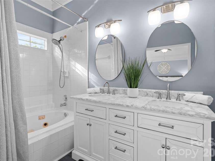 13809 Loch Loyal Drive, Charlotte, NC 28273.  MLS# CAR4374998, YatesRealty ID 18381. 