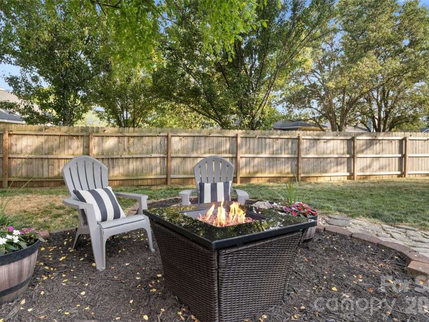 13809 Loch Loyal Drive, Charlotte, NC 28273.  MLS# CAR4374998, YatesRealty ID 18381. 