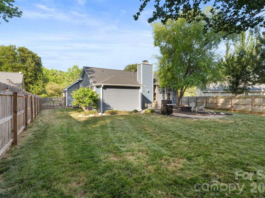 13809 Loch Loyal Drive, Charlotte, NC 28273.  MLS# CAR4374998, YatesRealty ID 18381. 