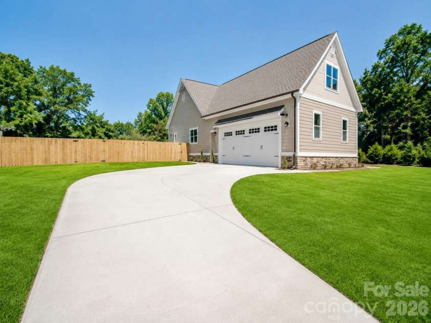 1502 Marion Street, Monroe, NC 28112.  MLS# CAR4372299, YatesRealty ID 18383. 