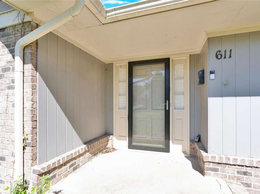 611 Greenway Drive, Statesville, NC 28677.  MLS# CAR4237526, YatesRealty ID 18384. 