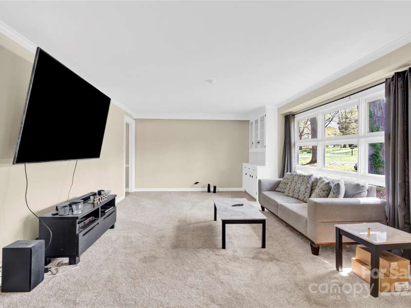 611 Greenway Drive, Statesville, NC 28677.  MLS# CAR4237526, YatesRealty ID 18384. 