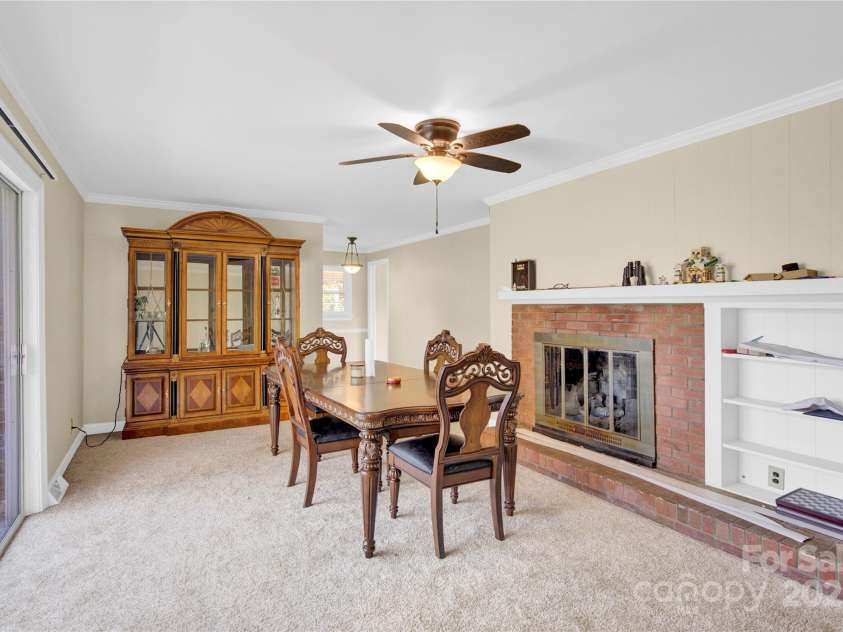 611 Greenway Drive, Statesville, NC 28677.  MLS# CAR4237526, YatesRealty ID 18384. 