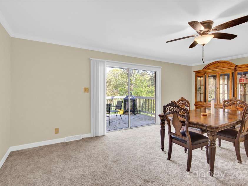 611 Greenway Drive, Statesville, NC 28677.  MLS# CAR4237526, YatesRealty ID 18384. 