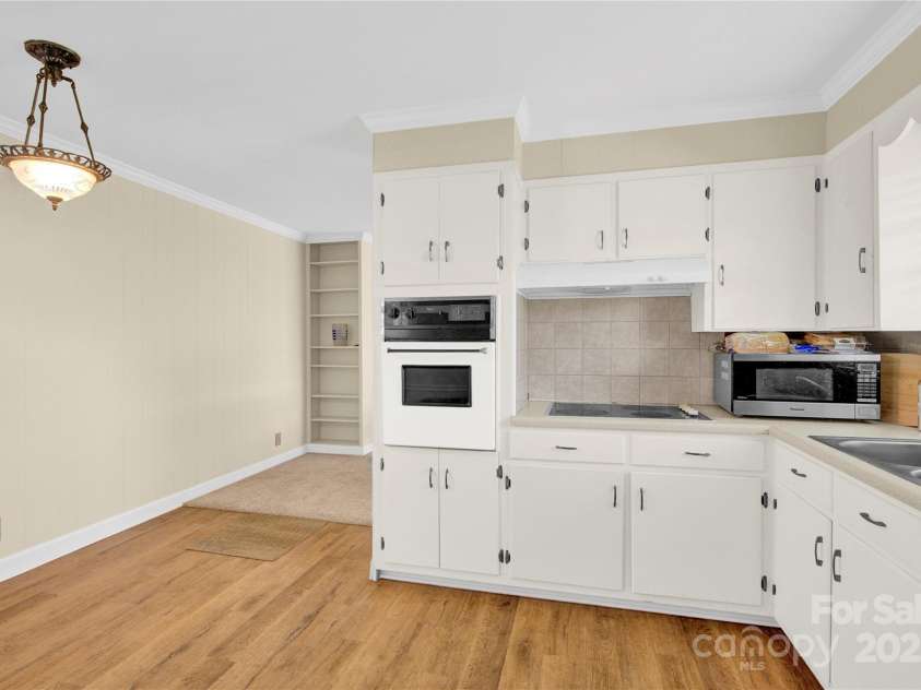 611 Greenway Drive, Statesville, NC 28677.  MLS# CAR4237526, YatesRealty ID 18384. 