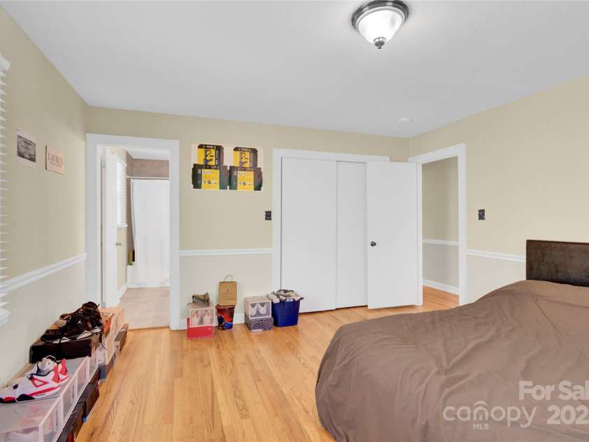 611 Greenway Drive, Statesville, NC 28677.  MLS# CAR4237526, YatesRealty ID 18384. 