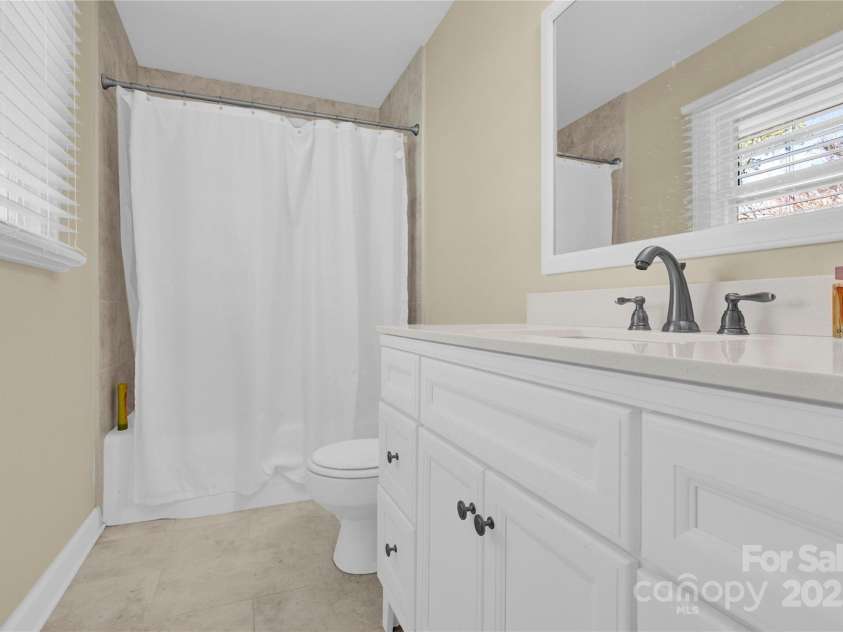 611 Greenway Drive, Statesville, NC 28677.  MLS# CAR4237526, YatesRealty ID 18384. 