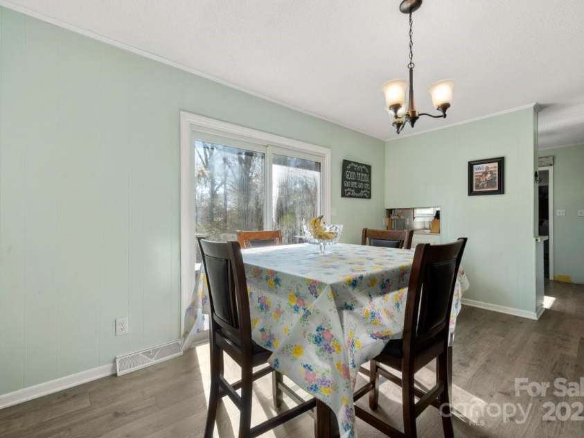 129 Saddle Road, Mooresville, NC 28115.  MLS# CAR4238145, YatesRealty ID 18386. Dunning are