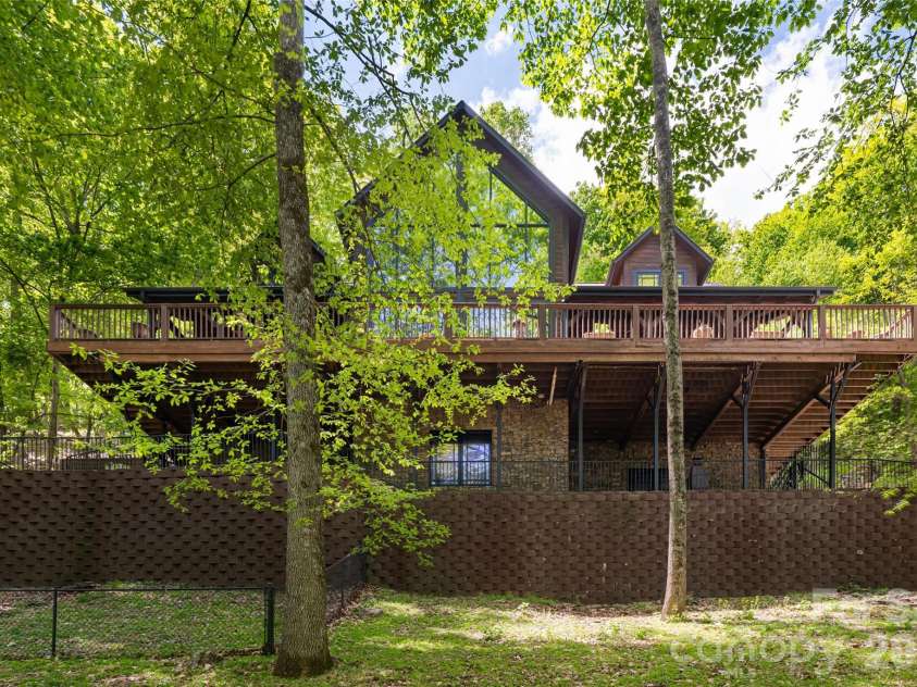 14 Walnut Drive, Mills River, NC 28759.  MLS# CAR4368399, YatesRealty ID 18386. 