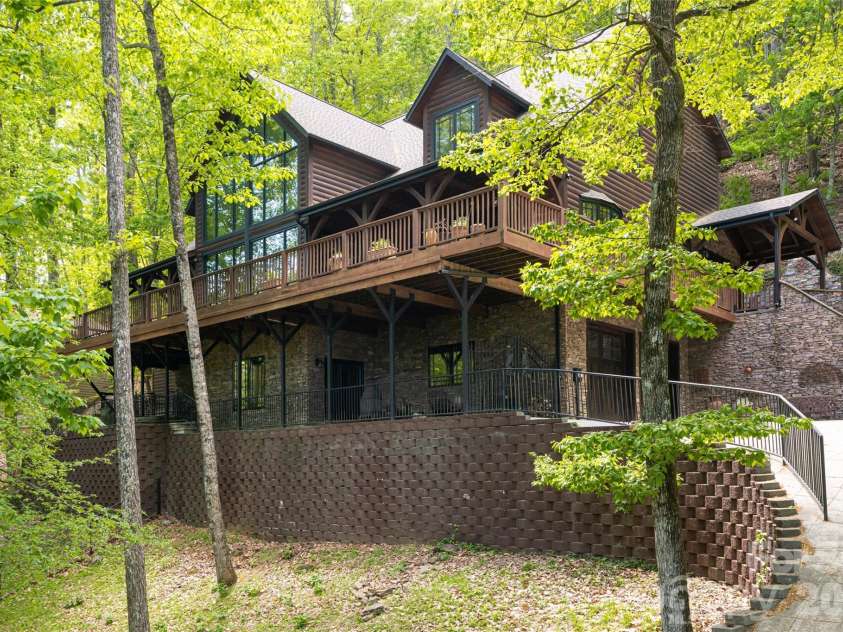 14 Walnut Drive, Mills River, NC 28759.  MLS# CAR4368399, YatesRealty ID 18386. 