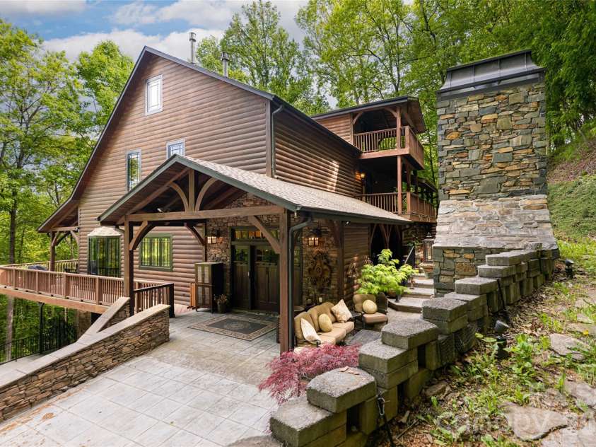 14 Walnut Drive, Mills River, NC 28759.  MLS# CAR4368399, YatesRealty ID 18386. 