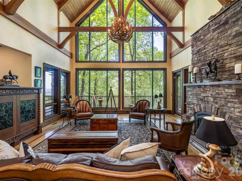 14 Walnut Drive, Mills River, NC 28759.  MLS# CAR4368399, YatesRealty ID 18386. 
