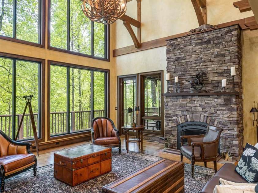 14 Walnut Drive, Mills River, NC 28759.  MLS# CAR4368399, YatesRealty ID 18386. 