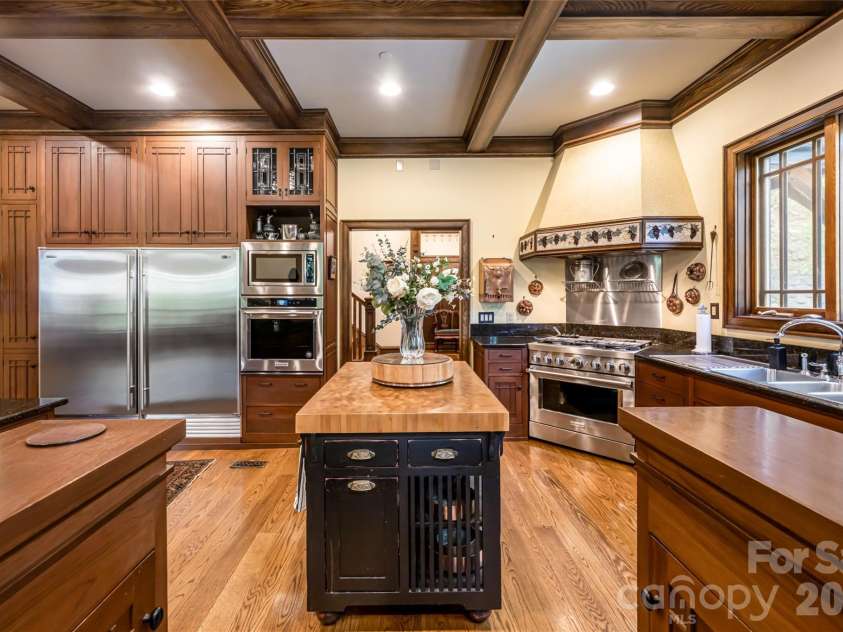 14 Walnut Drive, Mills River, NC 28759.  MLS# CAR4368399, YatesRealty ID 18386. 