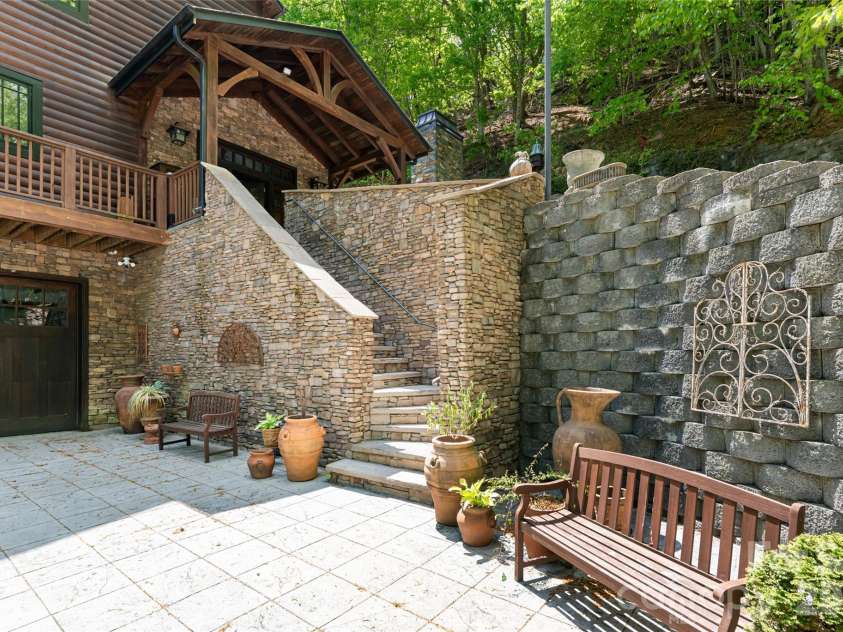 14 Walnut Drive, Mills River, NC 28759.  MLS# CAR4368399, YatesRealty ID 18386. 
