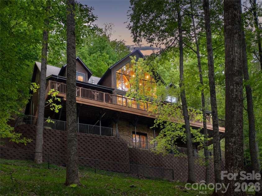 14 Walnut Drive, Mills River, NC 28759.  MLS# CAR4368399, YatesRealty ID 18386. 