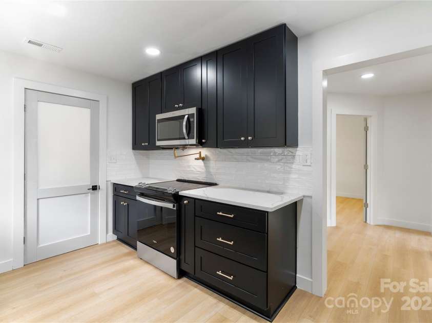 1506-1508 Matheson Avenue, Charlotte, NC 28205.  MLS# CAR4206811, YatesRealty ID 18387. 