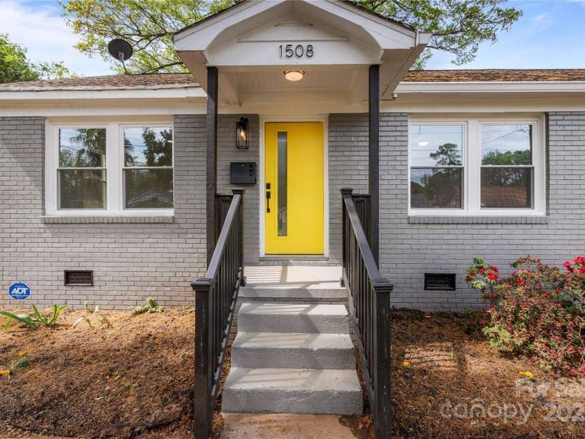 1506-1508 Matheson Avenue, Charlotte, NC 28205.  MLS# CAR4206811, YatesRealty ID 18387. 