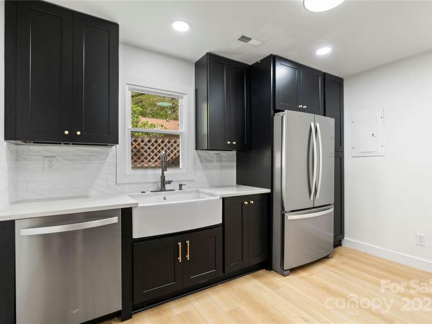 1506-1508 Matheson Avenue, Charlotte, NC 28205.  MLS# CAR4206811, YatesRealty ID 18387. 