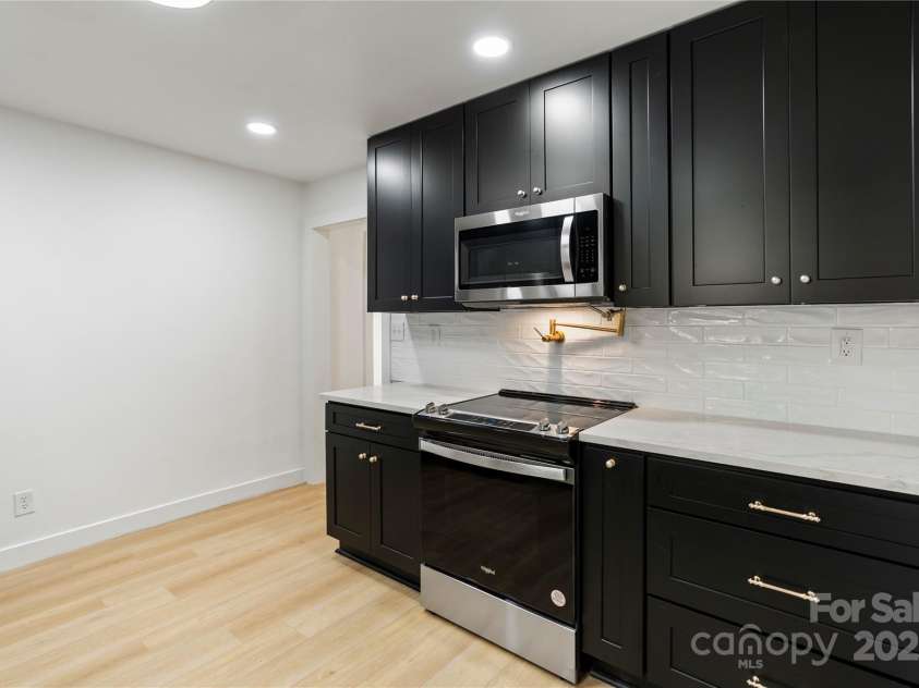 1506-1508 Matheson Avenue, Charlotte, NC 28205.  MLS# CAR4206811, YatesRealty ID 18387. 