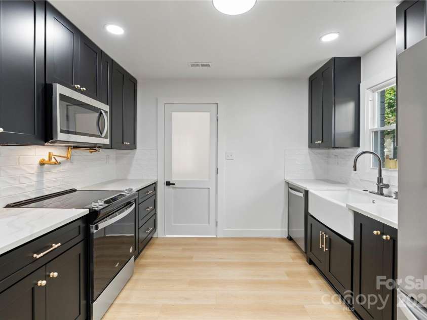 1506-1508 Matheson Avenue, Charlotte, NC 28205.  MLS# CAR4206811, YatesRealty ID 18387. 