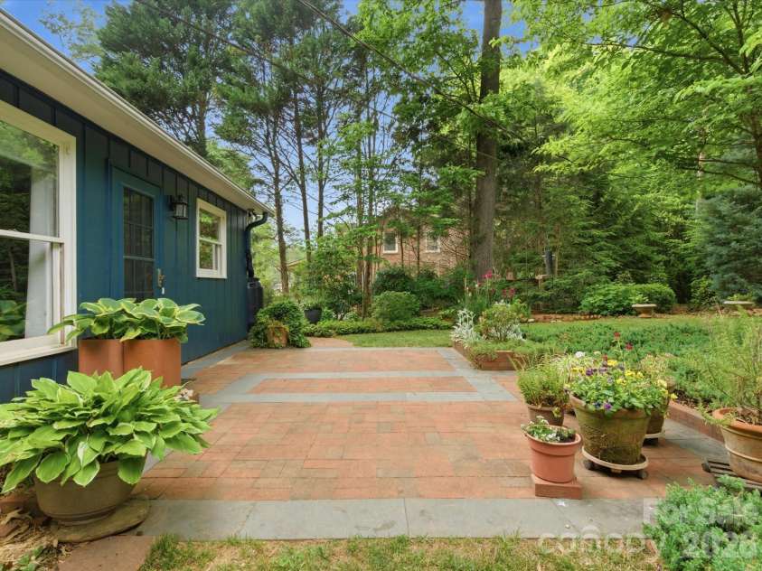 6000 Lake Road, Mint Hill, NC 28227.  MLS# CAR4372394, YatesRealty ID 18387. 