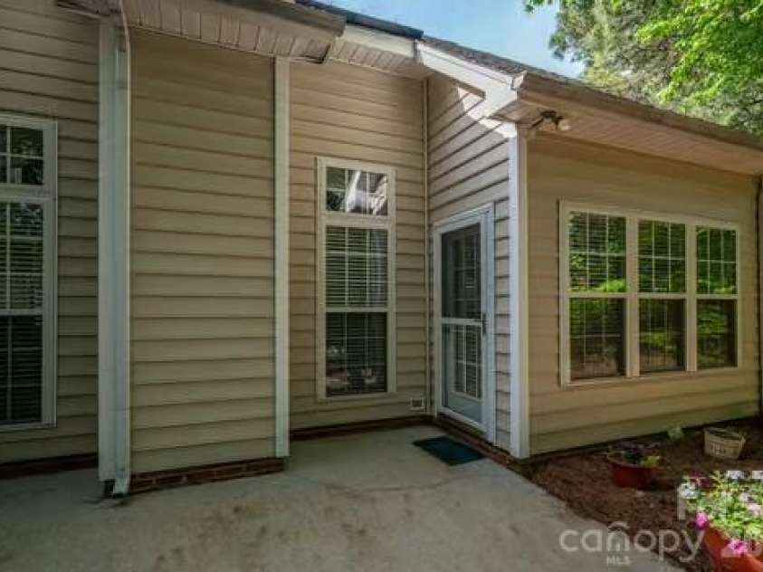 1614 Iverness Court, Gastonia, NC 28056.  MLS# CAR4368454, YatesRealty ID 18388. 