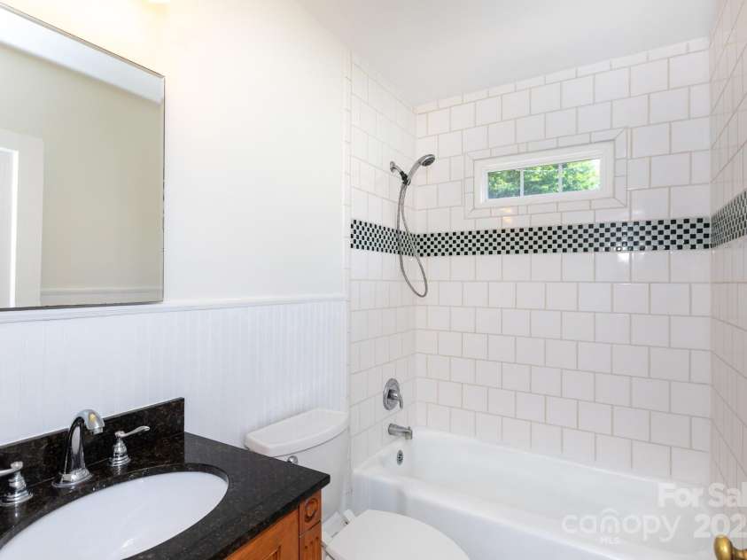 2628 Clydesdale Terrace, Charlotte, NC 28208.  MLS# CAR4267702, YatesRealty ID 18388. 