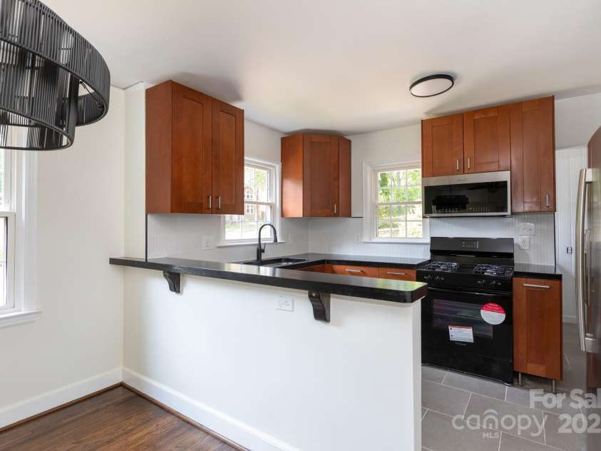 2628 Clydesdale Terrace, Charlotte, NC 28208.  MLS# CAR4267702, YatesRealty ID 18388. Kitchen