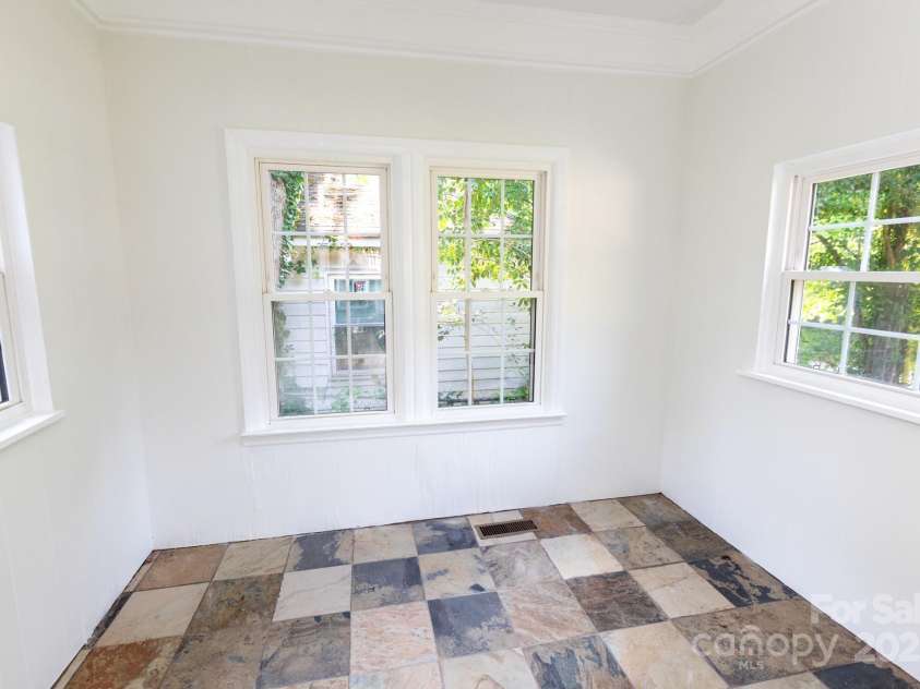 2628 Clydesdale Terrace, Charlotte, NC 28208.  MLS# CAR4267702, YatesRealty ID 18388. Office