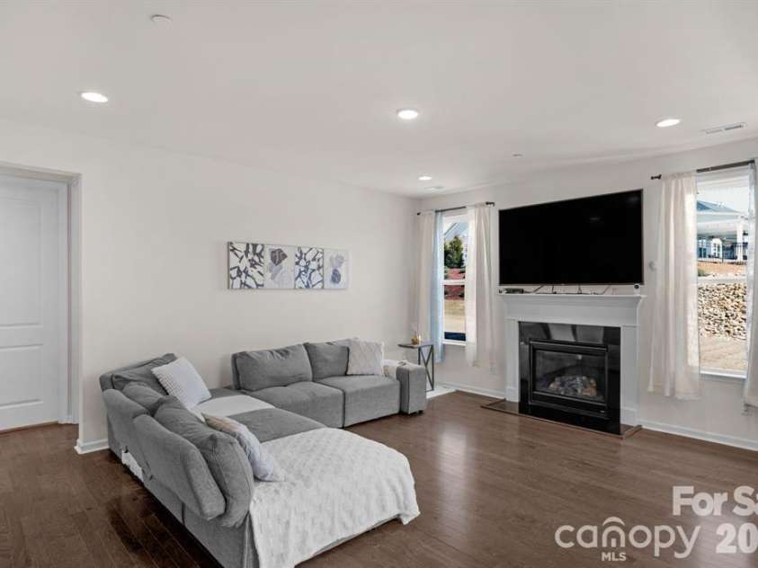 930 Parkland Place, Concord, NC 28027.  MLS# CAR4394896, YatesRealty ID 18389. 