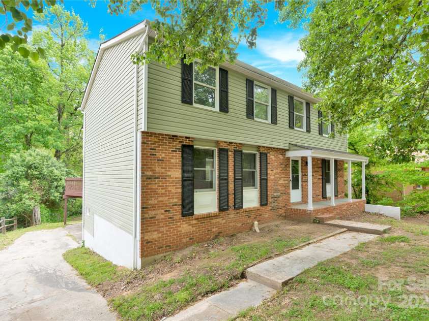 9106 Nash Avenue, Charlotte, NC 28213.  MLS# CAR4208339, YatesRealty ID 18390. 