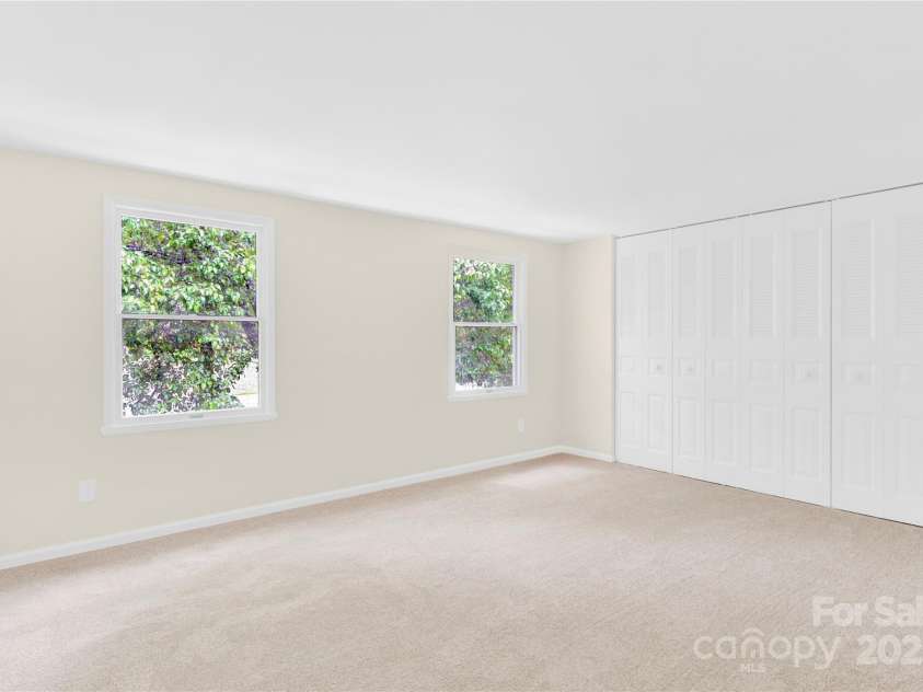 9106 Nash Avenue, Charlotte, NC 28213.  MLS# CAR4208339, YatesRealty ID 18390. 
