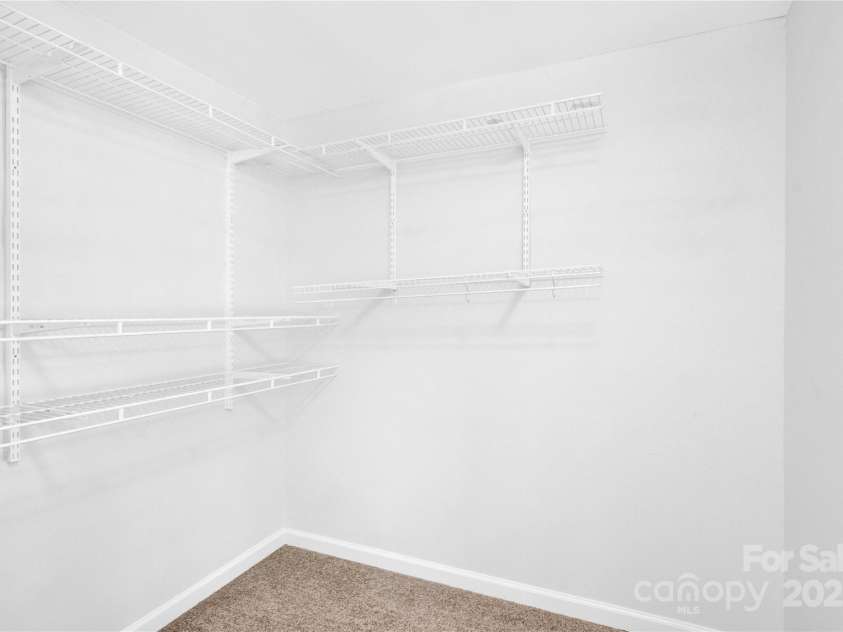 9106 Nash Avenue, Charlotte, NC 28213.  MLS# CAR4208339, YatesRealty ID 18390. 