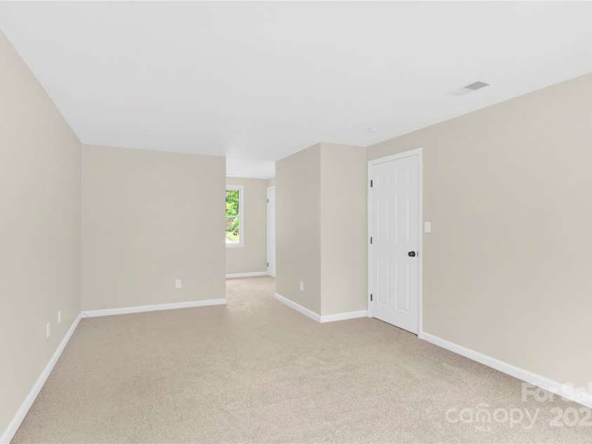 9106 Nash Avenue, Charlotte, NC 28213.  MLS# CAR4208339, YatesRealty ID 18390. 