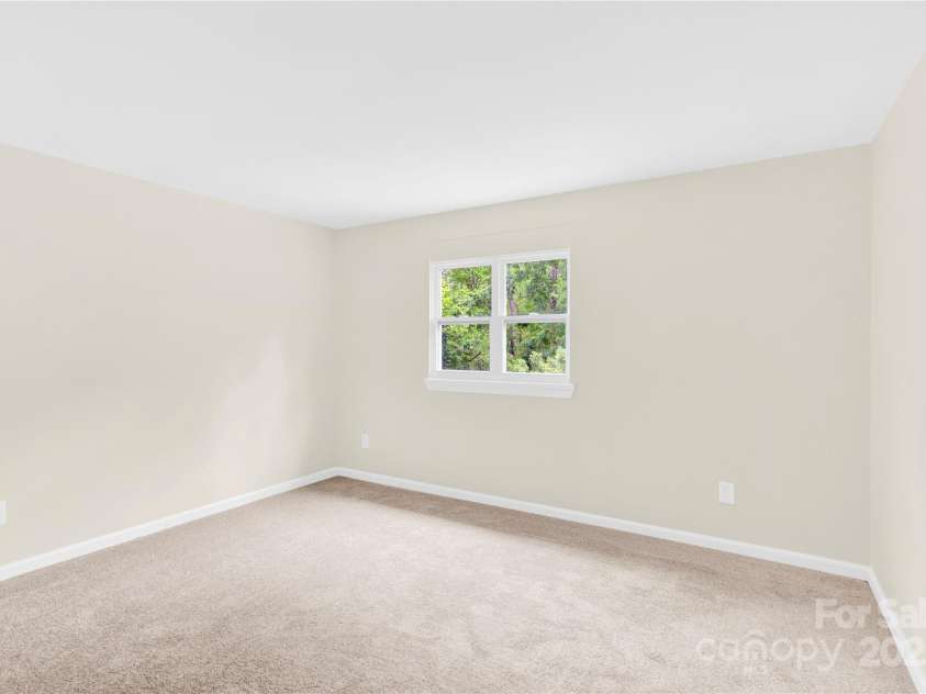 9106 Nash Avenue, Charlotte, NC 28213.  MLS# CAR4208339, YatesRealty ID 18390. 