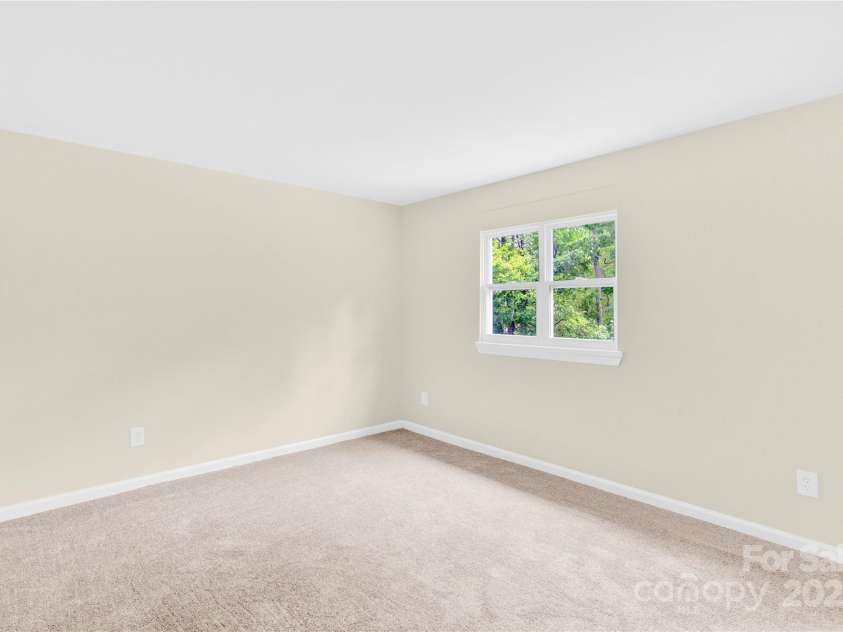 9106 Nash Avenue, Charlotte, NC 28213.  MLS# CAR4208339, YatesRealty ID 18390. 