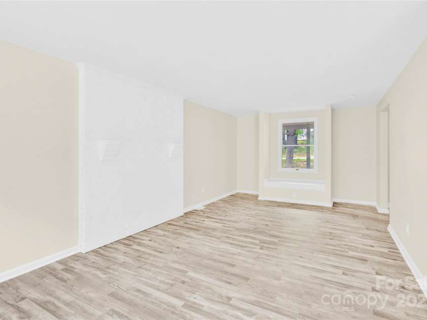 9106 Nash Avenue, Charlotte, NC 28213.  MLS# CAR4208339, YatesRealty ID 18390. 