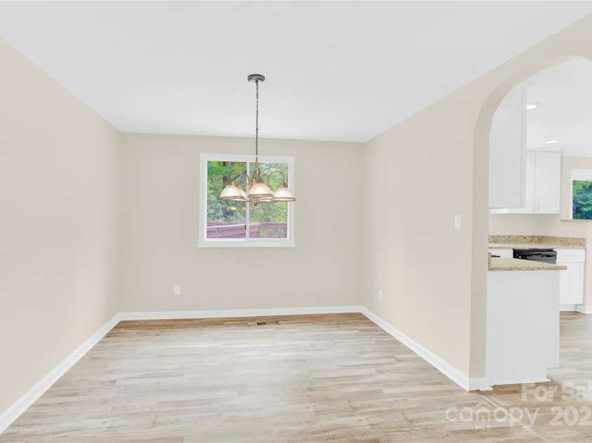 9106 Nash Avenue, Charlotte, NC 28213.  MLS# CAR4208339, YatesRealty ID 18390. 