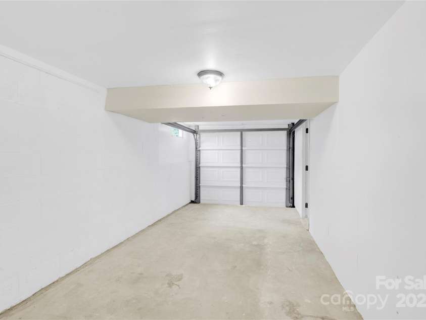 9106 Nash Avenue, Charlotte, NC 28213.  MLS# CAR4208339, YatesRealty ID 18390. 