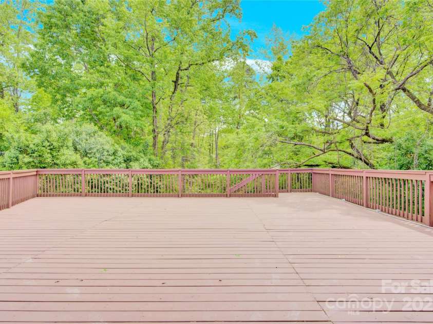 9106 Nash Avenue, Charlotte, NC 28213.  MLS# CAR4208339, YatesRealty ID 18390. 