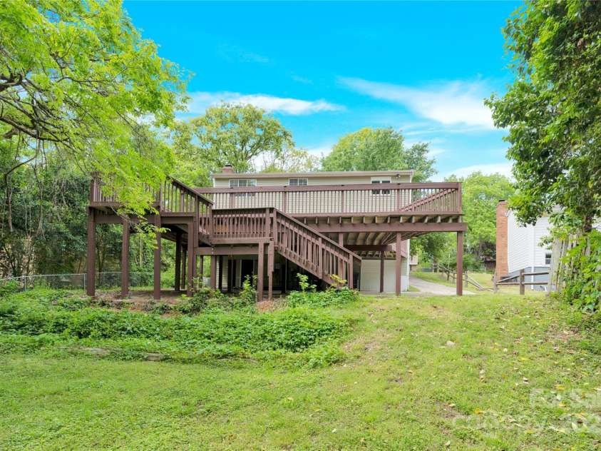 9106 Nash Avenue, Charlotte, NC 28213.  MLS# CAR4208339, YatesRealty ID 18390. 